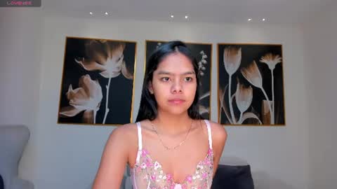 Snapshot of saphirajames chatting on 06/13/26, 07:56 Saphira James online show from 06/13/26, 07:56