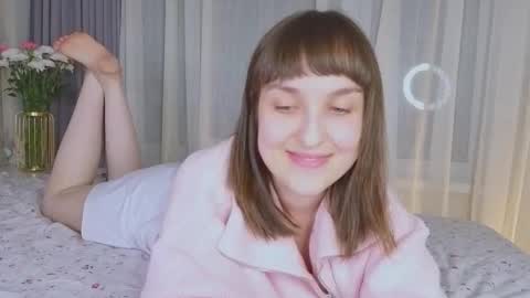 Snapshot of saphirree chatting on 10/24/25, 11:01 Anny online show from 10/24/25, 11:01