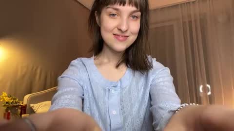 Snapshot of saphirree chatting on 10/30/25, 08:53 Anny online show from 10/30/25, 08:53