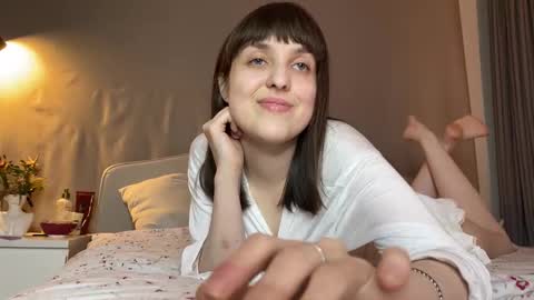 Snapshot of saphirree chatting on 11/04/25, 10:20 Anny online show from 11/04/25, 10:20