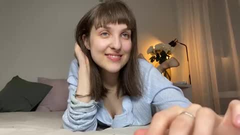 Snapshot of saphirree chatting on 11/10/25, 11:26 Anny online show from 11/10/25, 11:26