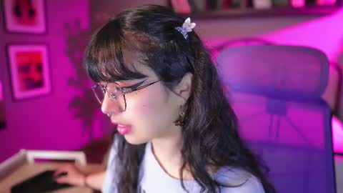 Snapshot of saphyralux chatting on 07/10/26, 08:44 saphyralux online show from 07/10/26, 08:44