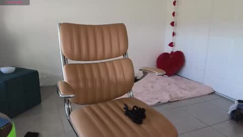 Snapshot of sapphir3xoxo chatting on 02/05/25, 03:31 sapphir3xoxo online show from 02/05/25, 03:31