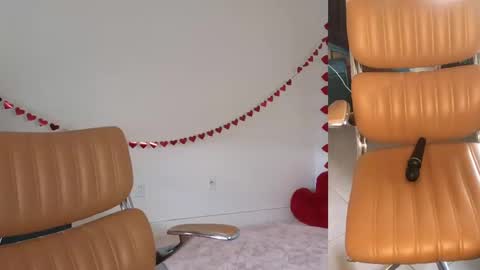 Snapshot of sapphir3xoxo chatting on 02/18/25, 08:36 sapphir3xoxo online show from 02/18/25, 08:36