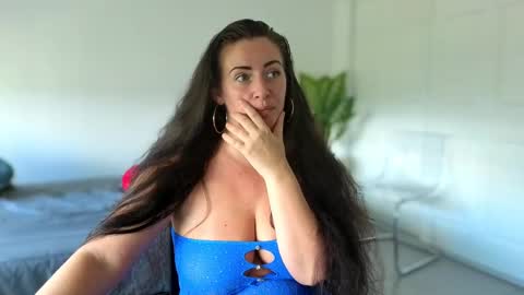 Snapshot of sapphir3xoxo chatting on 09/16/25, 02:51 sapphir3xoxo online show from 09/16/25, 02:51