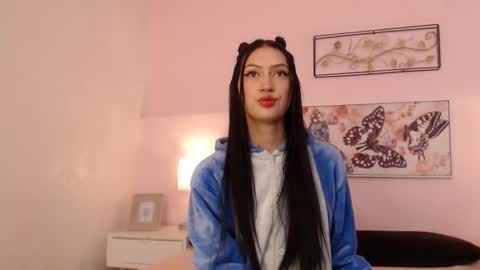 Sara online show from 10/10/25, 04:33