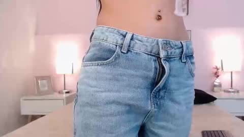 Sara online show from 11/28/25, 11:07