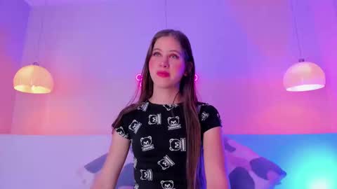 sara__jones_ online show from 12/22/24, 12:16