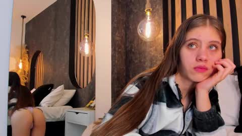 sara__jones_ online show from 12/27/24, 03:04