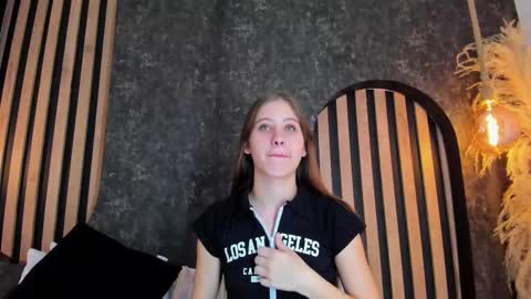 sara__jones_ online show from 12/29/24, 09:09