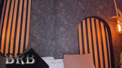 sara__jones_ online show from 12/31/24, 03:20
