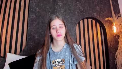 sara__jones_ online show from 01/02/25, 12:13