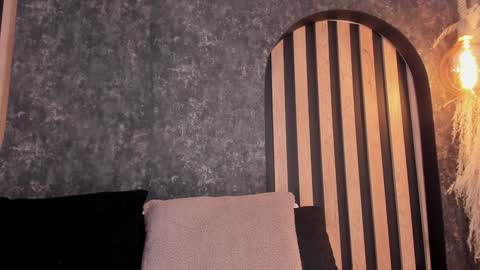 sara__jones_ online show from 01/08/25, 12:26