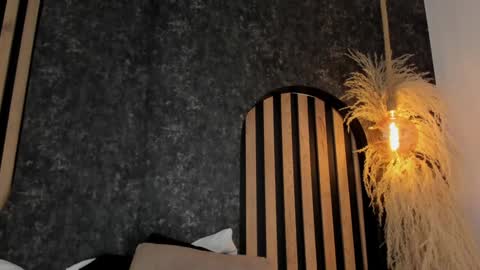 sara__jones_ online show from 01/11/25, 02:47