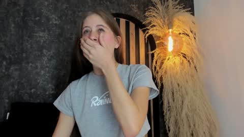 sara__jones_ online show from 01/11/25, 05:51