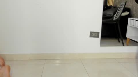 sara__jones_ online show from 01/17/25, 03:22