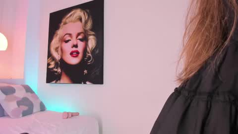 sara__jones_ online show from 02/11/25, 03:18