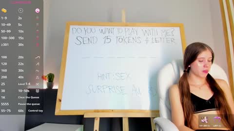 sara__jones_ online show from 02/19/25, 10:42