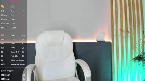 sara__jones_ online show from 02/27/25, 07:37