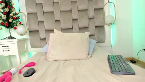 Sara online show from 12/15/24, 07:13