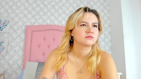 Sara online show from 02/04/25, 03:44