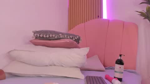 Sara online show from 09/24/25, 03:59