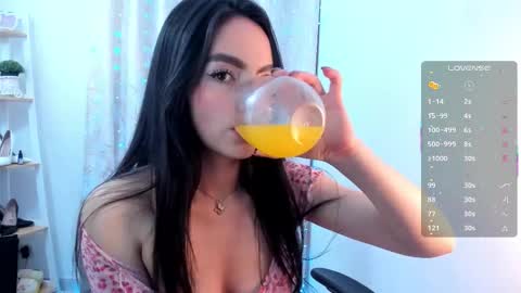 Sara  online show from 10/14/25, 04:13