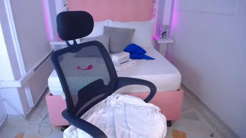 Sara... online show from 10/01/25, 12:16