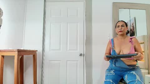 sara online show from 12/22/25, 08:39