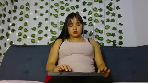 Snapshot of sara_blue22 chatting on 06/10/26, 12:26 Sara online show from 06/10/26, 12:26