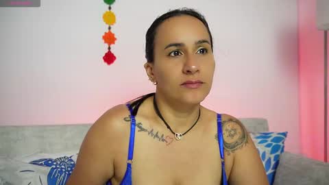 Snapshot of sara_charmy chatting on 03/16/26, 11:14 online show from 03/16/26, 11:14
