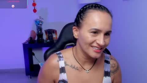 Snapshot of sara_charmy chatting on 06/07/26, 11:47 online show from 06/07/26, 11:47