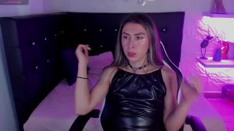 Sara Davina online show from 01/04/25, 02:35