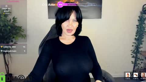 Snapshot of sara_devills chatting on 05/18/26, 12:40 Sara online show from 05/18/26, 12:40