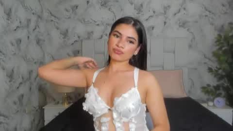 sara online show from 03/08/25, 03:50