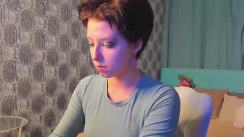 Sarah online show from 11/21/25, 09:08