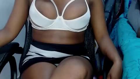 Sara Greyx online show from 03/01/25, 11:47