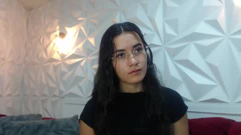 Snapshot of sara_hoffman_4 chatting on 05/20/26, 12:00 Sara online show from 05/20/26, 12:00