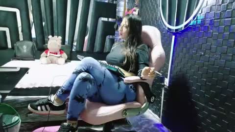 Snapshot of sara_hot_2 chatting on 02/03/25, 12:04 no limits sarah online show from 02/03/25, 12:04