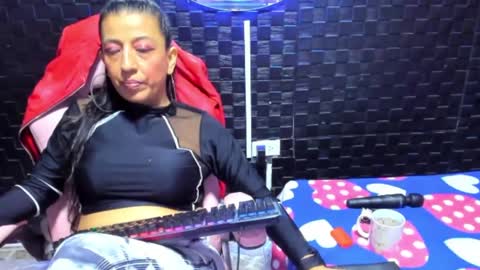 Snapshot of sara_hot_2 chatting on 03/07/25, 12:58 no limits sarah online show from 03/07/25, 12:58