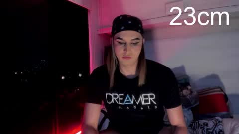 Snapshot of sara_hunter1 chatting on 10/18/25, 01:19 sara_hunter1 online show from 10/18/25, 01:19