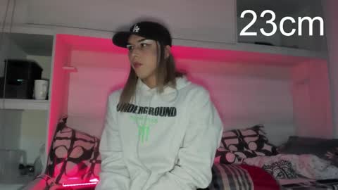 Snapshot of sara_hunter1 chatting on 10/21/25, 12:00 sara_hunter1 online show from 10/21/25, 12:00