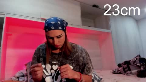 Snapshot of sara_hunter1 chatting on 10/22/25, 11:48 sara_hunter1 online show from 10/22/25, 11:48