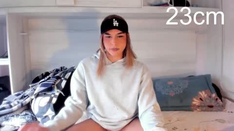 Snapshot of sara_hunter1 chatting on 10/25/25, 11:29 sara_hunter1 online show from 10/25/25, 11:29