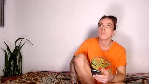 sara_johnson__ online show from 09/27/25, 05:01