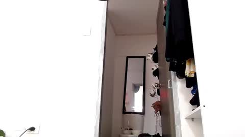 sara_johnson__ online show from 10/14/25, 02:18