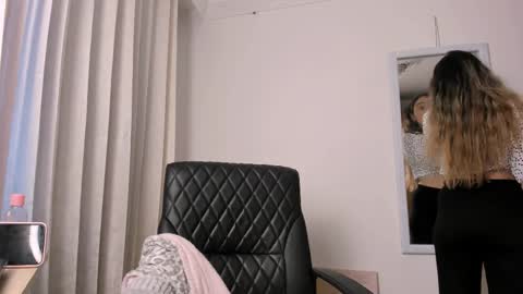 Snapshot of sara_kaii chatting on 05/05/26, 10:18 sara_kaii online show from 05/05/26, 10:18