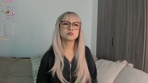 Sara  new account  give me thomb up  Follow me   help me reach 15k followers again   online show from 01/16/25, 03:34