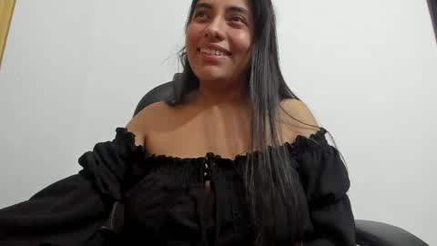 sara_len online show from 05/27/26, 05:21