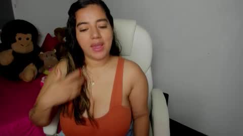 sarah  LIZCANO....... online show from 09/17/25, 11:12